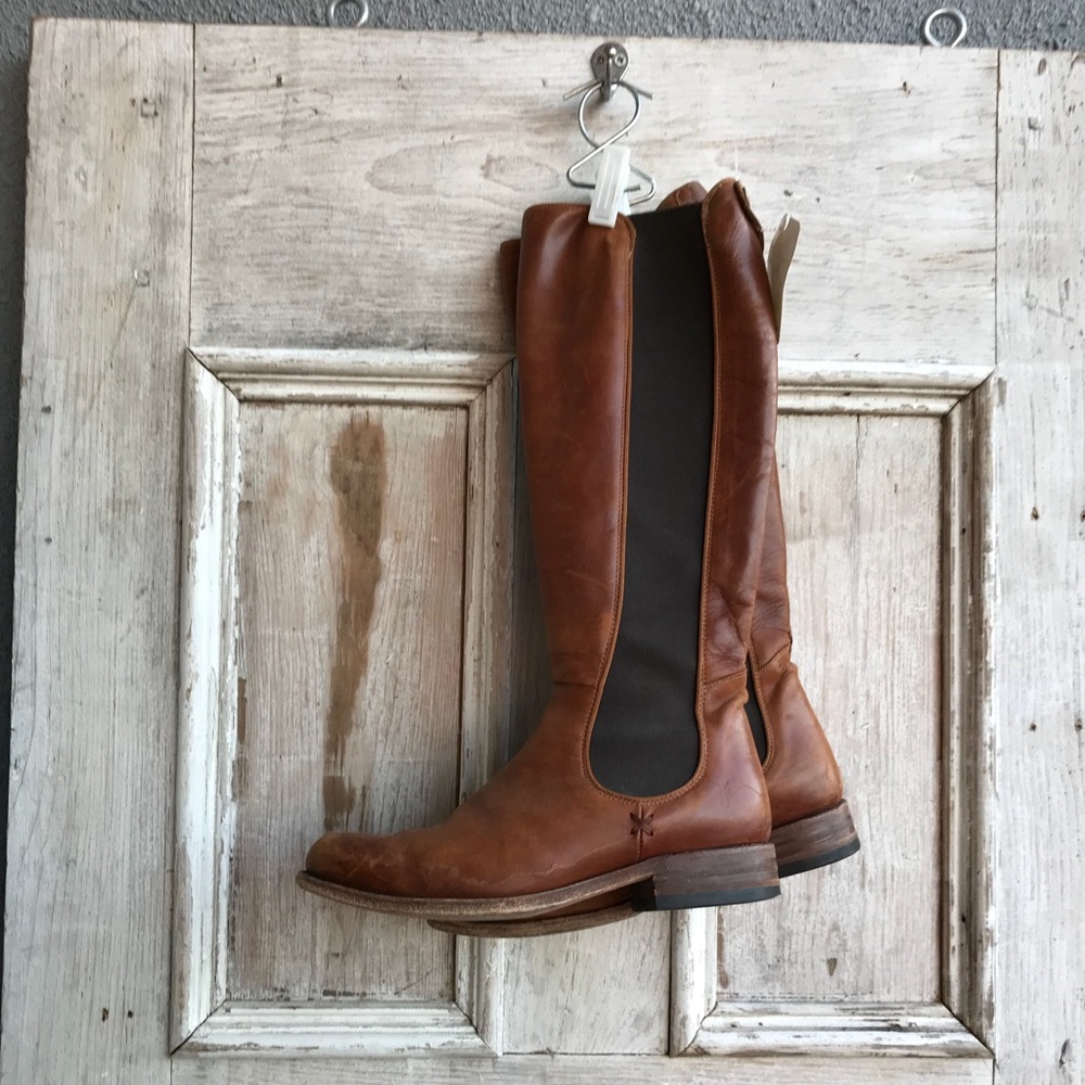 FRYE size 7 brown leather boot